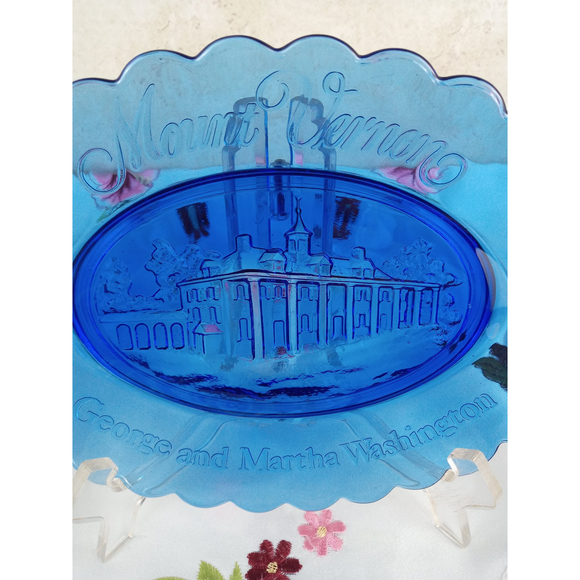 Avon Blue Oval Plate Mount Vernon George & Martha Washington - Picture 4 of 6